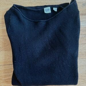 GAP black ribbed top